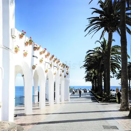 Central Nerja Apartment With Swimming Pool *